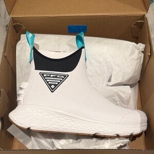 Columbia PFG White and Black Ankle Boots